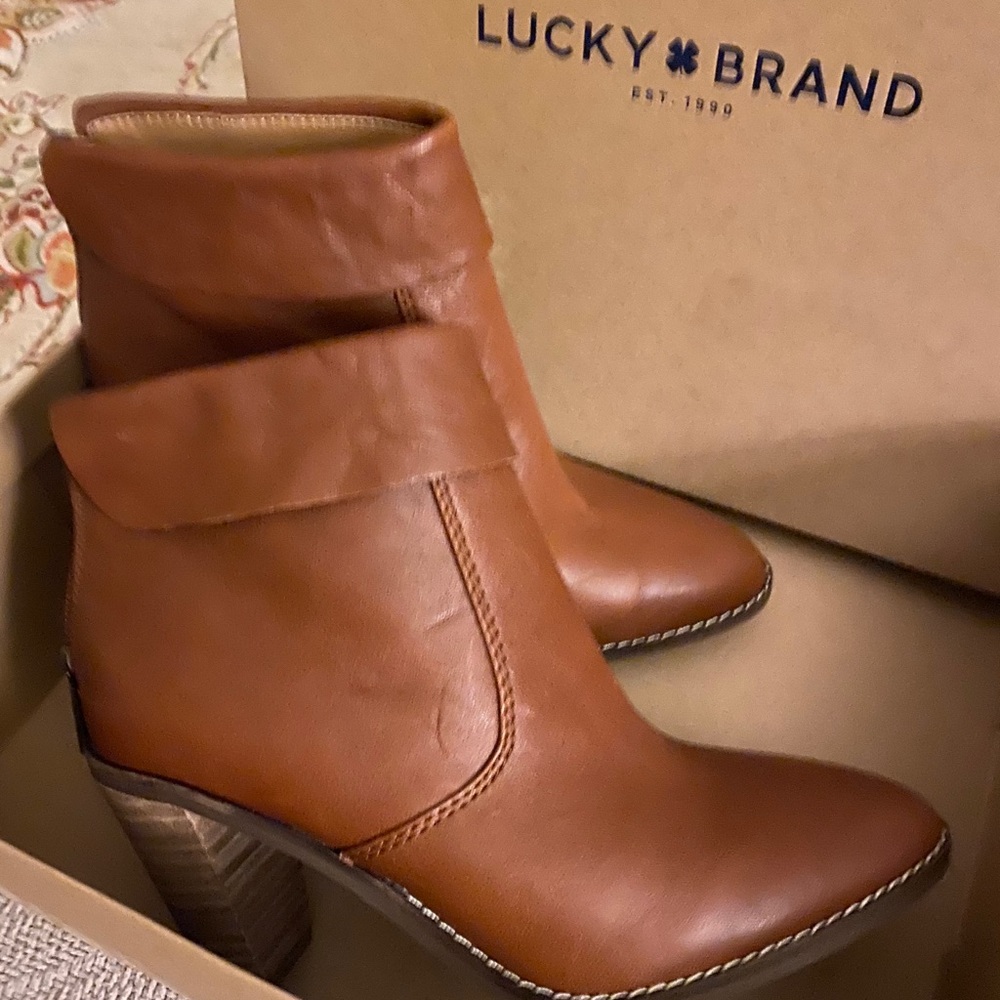 Lucky brand brown booties size 5.5 - Picture 2 of 2